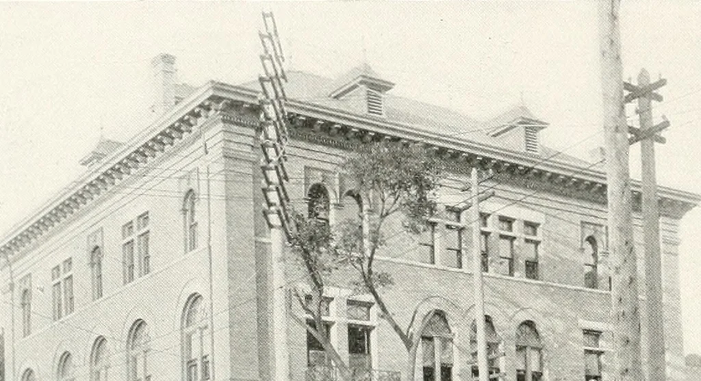 An illustration from Designs from the work of Frank P. Milburn, architect, Columbia, S.C, 1901, leaf 37