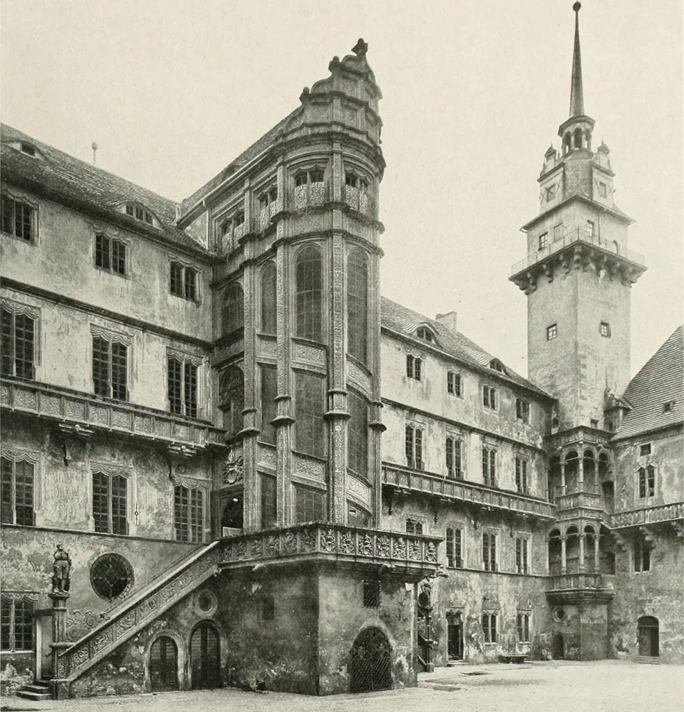 An illustration from Deutsche Baukunst des Mittelalters und der Renaissance : Old German architecture: Ancienne architecture Allemande, 1920, leaf 136