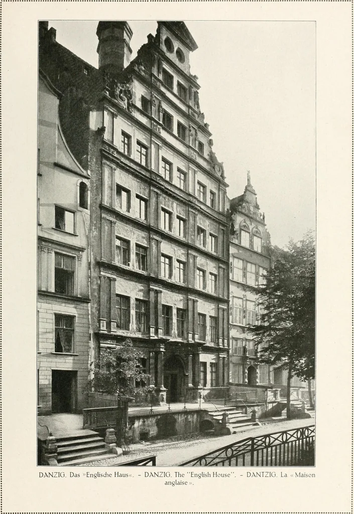 An illustration from Deutsche Baukunst des Mittelalters und der Renaissance : Old German architecture: Ancienne architecture Allemande, 1920, leaf 144