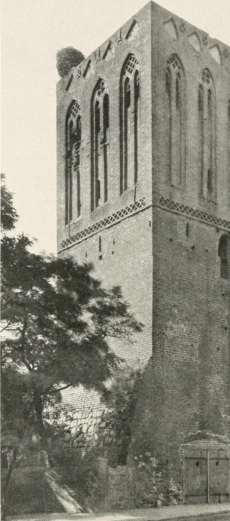 An illustration from Deutsche Baukunst des Mittelalters und der Renaissance : Old German architecture: Ancienne architecture Allemande, 1920, leaf 165