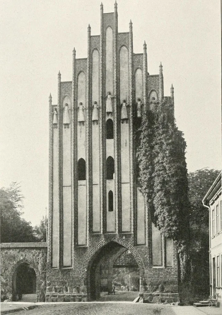 An illustration from Deutsche Baukunst des Mittelalters und der Renaissance : Old German architecture: Ancienne architecture Allemande, 1920, leaf 167