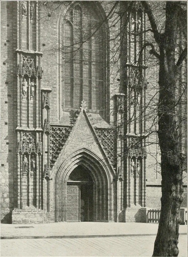 An illustration from Deutsche Baukunst des Mittelalters und der Renaissance : Old German architecture: Ancienne architecture Allemande, 1920, leaf 169