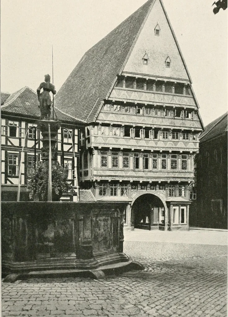 An illustration from Deutsche Baukunst des Mittelalters und der Renaissance : Old German architecture: Ancienne architecture Allemande, 1920, leaf 180