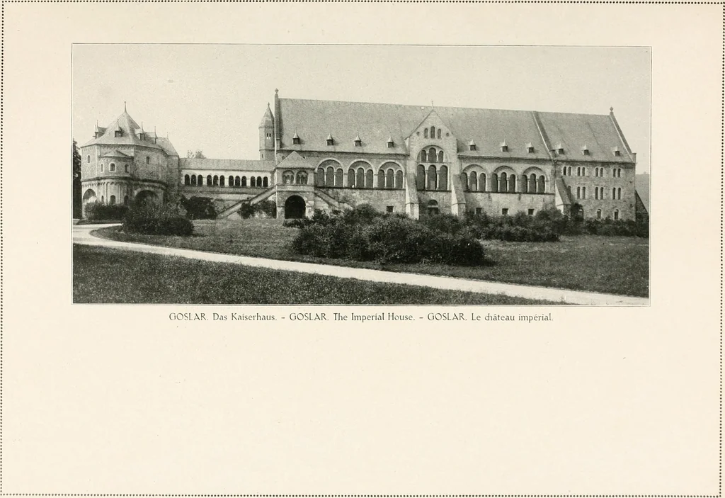An illustration from Deutsche Baukunst des Mittelalters und der Renaissance : Old German architecture: Ancienne architecture Allemande, 1920, leaf 188