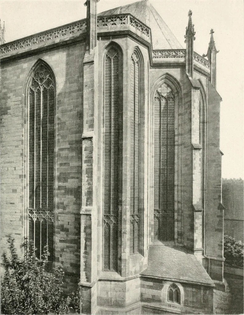 An illustration from Deutsche Baukunst des Mittelalters und der Renaissance : Old German architecture: Ancienne architecture Allemande, 1920, leaf 208