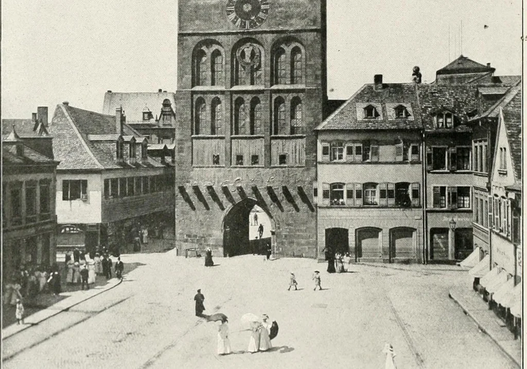 An illustration from Deutsche Baukunst des Mittelalters und der Renaissance : Old German architecture: Ancienne architecture Allemande, 1920, leaf 39
