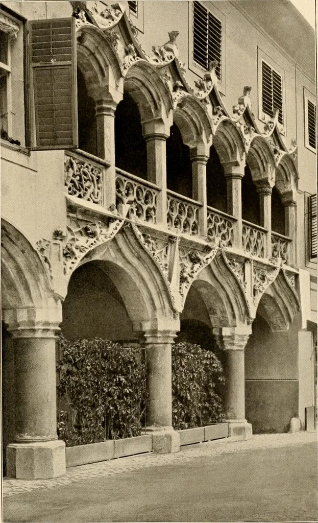 An illustration from Deutsche Baukunst des Mittelalters und der Renaissance = old German architecture, 1922, leaf 138