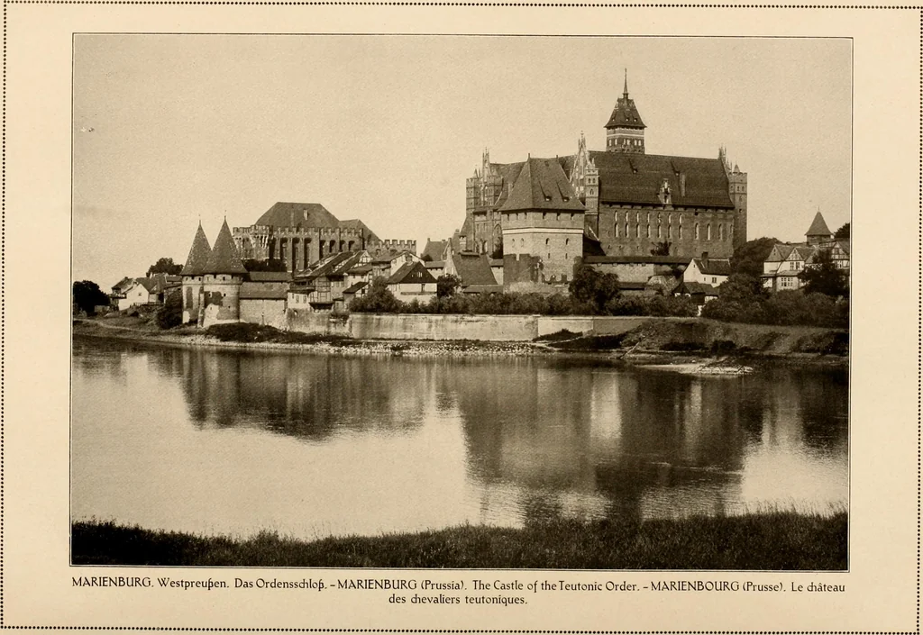 An illustration from Deutsche Baukunst des Mittelalters und der Renaissance = old German architecture, 1922, leaf 145