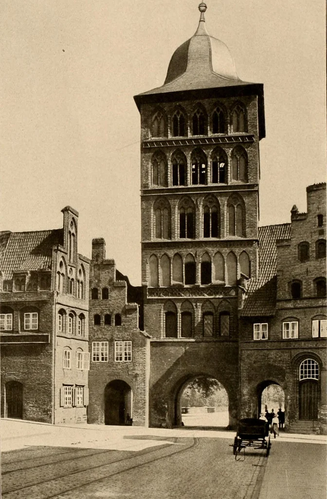 An illustration from Deutsche Baukunst des Mittelalters und der Renaissance = old German architecture, 1922, leaf 163
