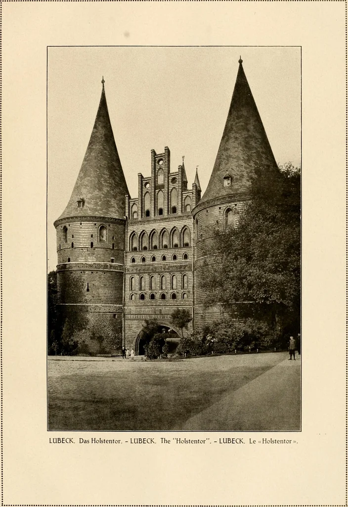 An illustration from Deutsche Baukunst des Mittelalters und der Renaissance = old German architecture, 1922, leaf 164