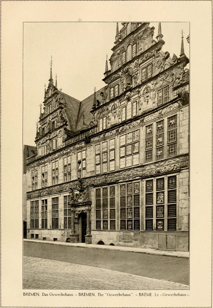 An illustration from Deutsche Baukunst des Mittelalters und der Renaissance = old German architecture, 1922, leaf 166