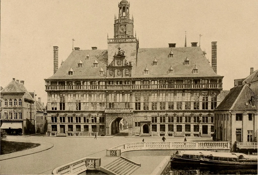 An illustration from Deutsche Baukunst des Mittelalters und der Renaissance = old German architecture, 1922, leaf 167