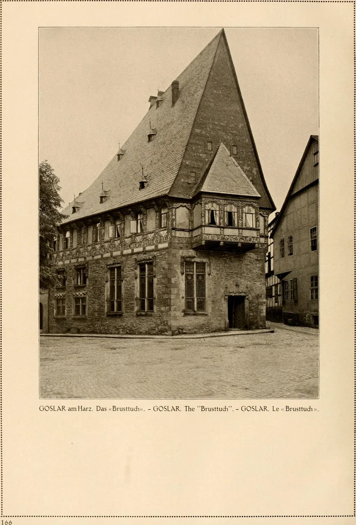 An illustration from Deutsche Baukunst des Mittelalters und der Renaissance = old German architecture, 1922, leaf 197