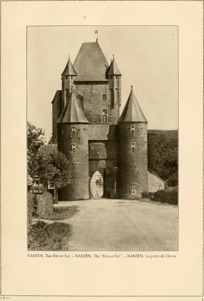 An illustration from Deutsche Baukunst des Mittelalters und der Renaissance = old German architecture, 1922, leaf 20