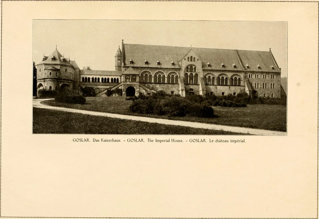 An illustration from Deutsche Baukunst des Mittelalters und der Renaissance = old German architecture, 1922, leaf 202