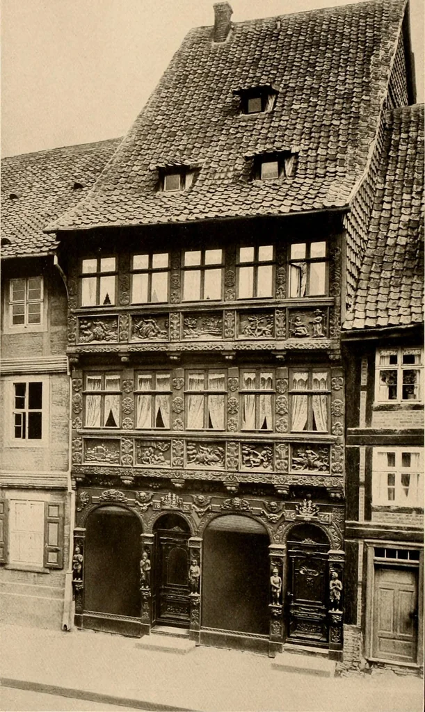An illustration from Deutsche Baukunst des Mittelalters und der Renaissance = old German architecture, 1922, leaf 205