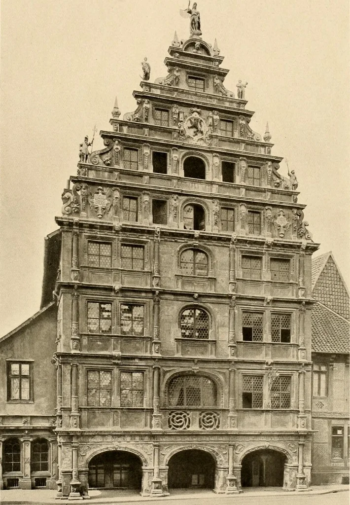 An illustration from Deutsche Baukunst des Mittelalters und der Renaissance = old German architecture, 1922, leaf 206