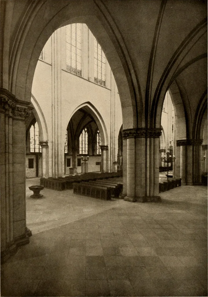 An illustration from Deutsche Baukunst des Mittelalters und der Renaissance = old German architecture, 1922, leaf 211