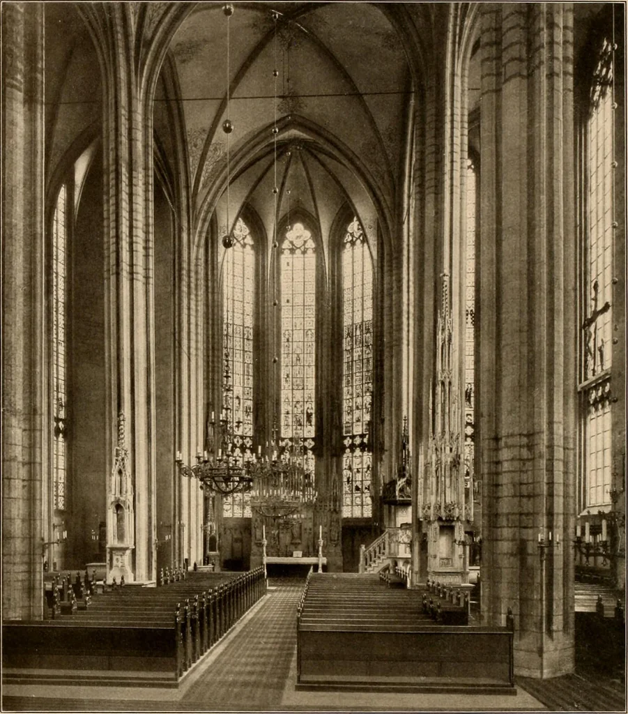 An illustration from Deutsche Baukunst des Mittelalters und der Renaissance = old German architecture, 1922, leaf 221
