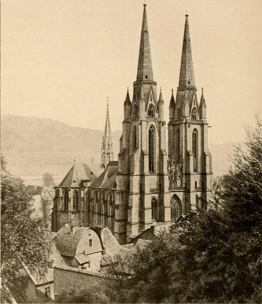 An illustration from Deutsche Baukunst des Mittelalters und der Renaissance = old German architecture, 1922, leaf 35