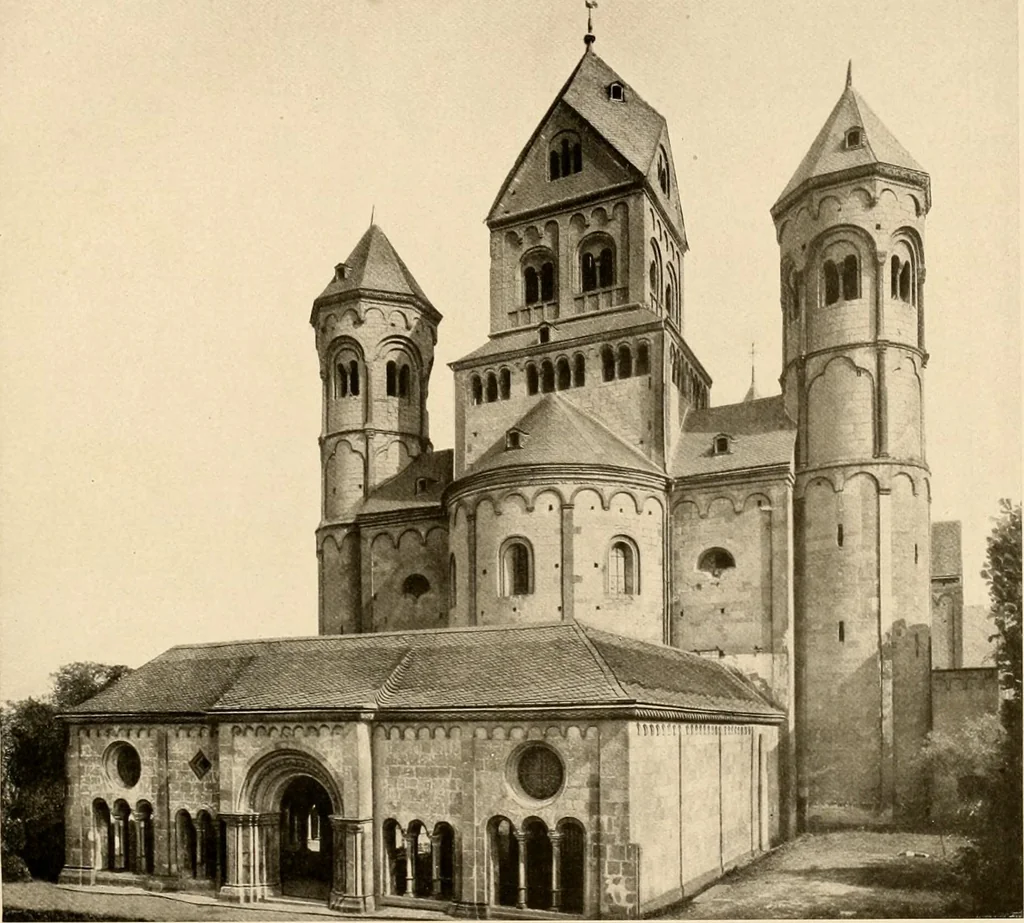 An illustration from Deutsche Baukunst des Mittelalters und der Renaissance = old German architecture, 1922, leaf 36
