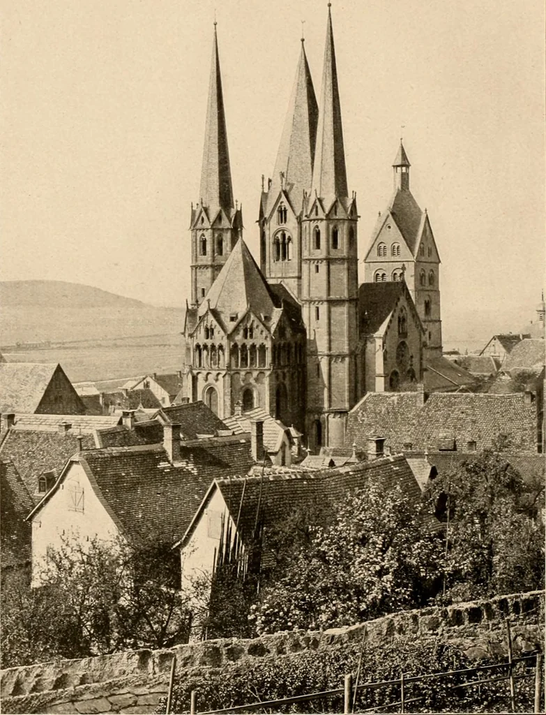 An illustration from Deutsche Baukunst des Mittelalters und der Renaissance = old German architecture, 1922, leaf 45