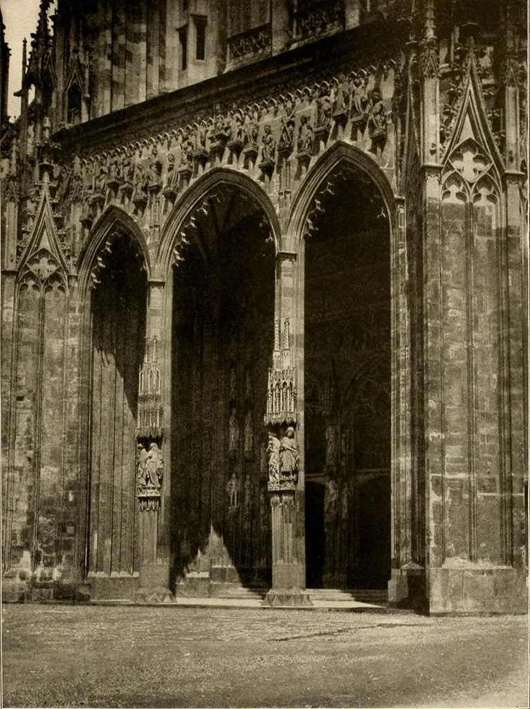 An illustration from Deutsche Baukunst des Mittelalters und der Renaissance = old German architecture, 1922, leaf 94