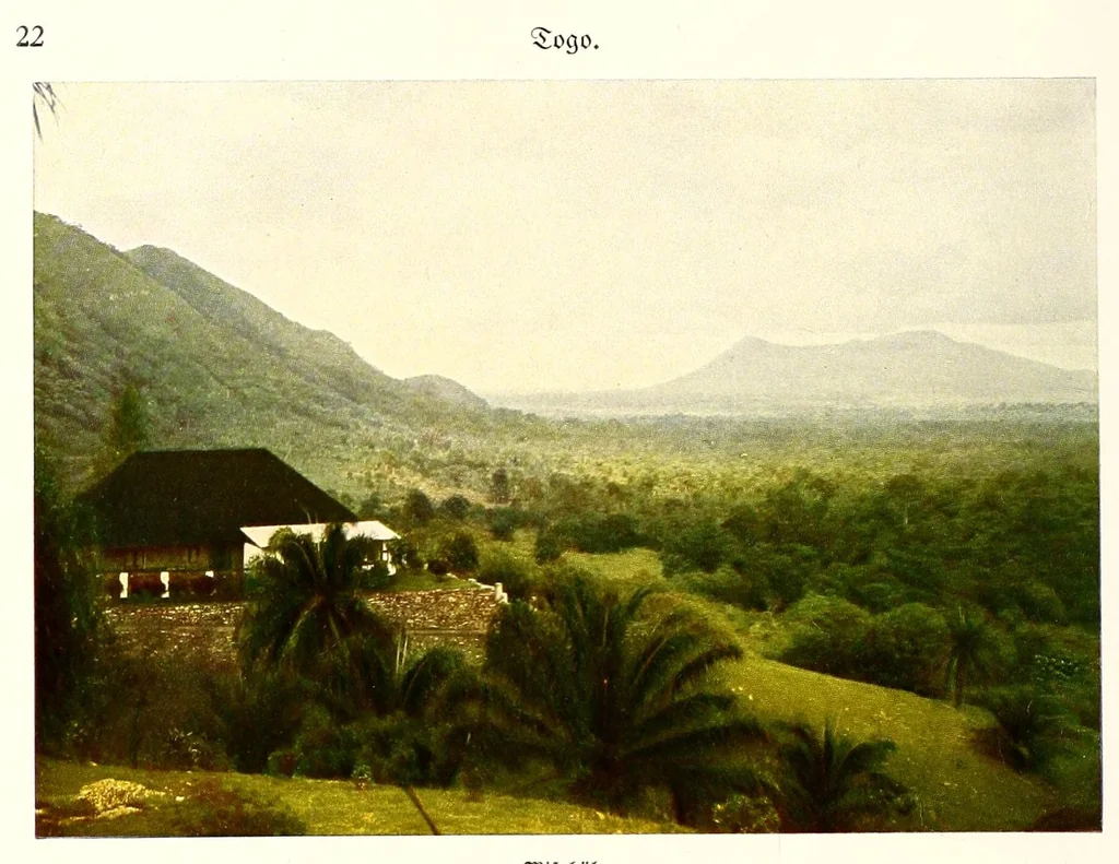 An illustration from Deutschlands Kolonien in achtzig farbenphotographischen Abbildungen : nach eigenen Naturaufnahmen, 1914, leaf 32