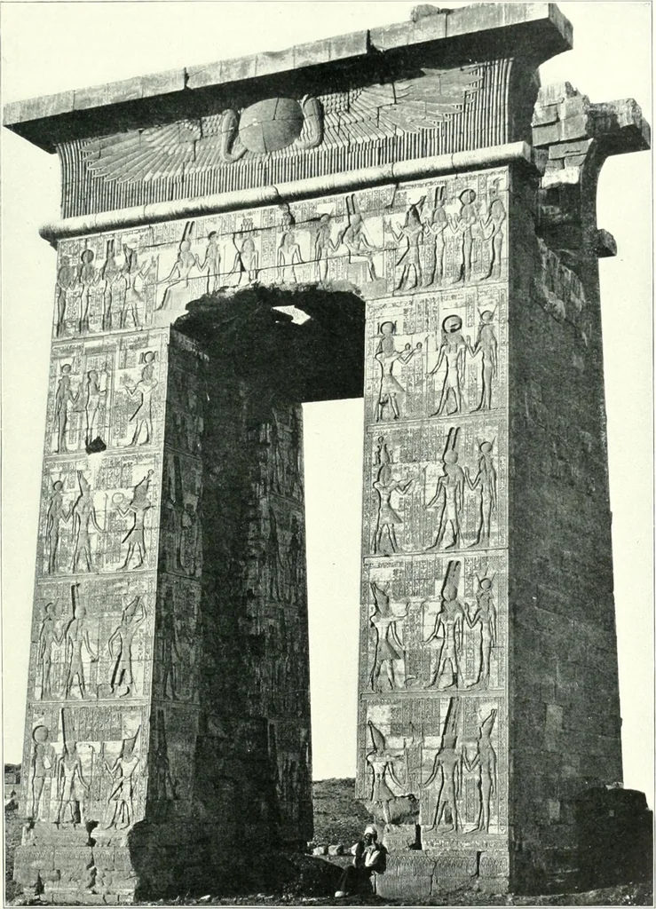 An illustration from A dictionary of architecture and building : biographical, historical, and descriptive, 1902, leaf 502