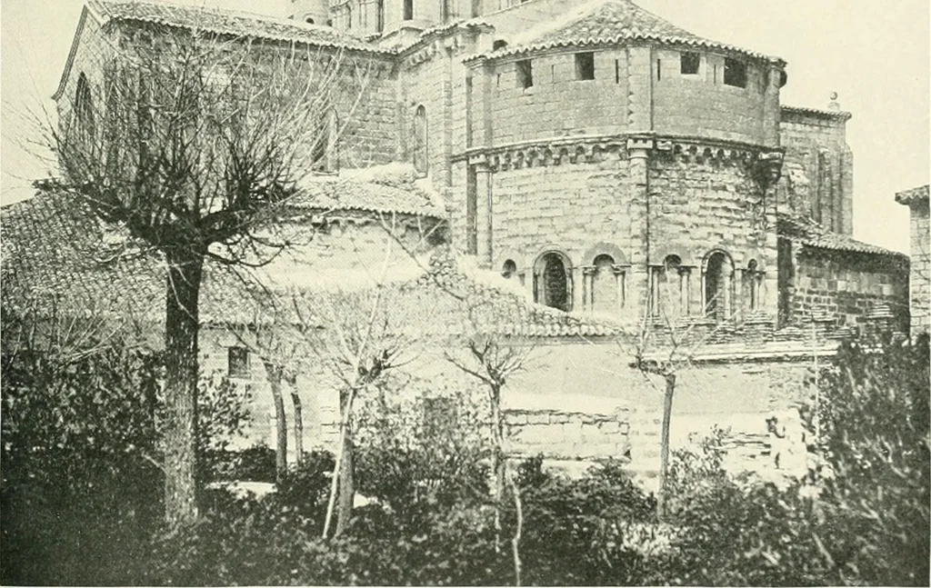 An illustration from A dictionary of architecture and building : biographical, historical, and descriptive, 1902, leaf 338