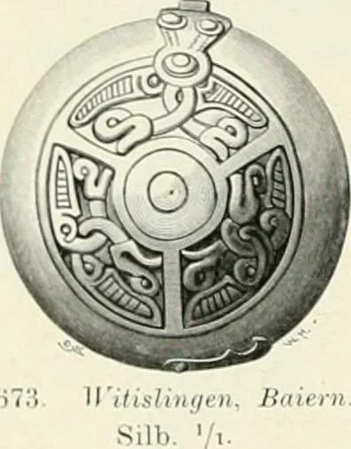 An illustration from Die altgermanische Thierornamentik : typologische Studie über germanische Metallgegenstände aus dem IV. bis IX. Jahrhundert, nebst einer Studie über irische Ornamentik, 1904, leaf 333