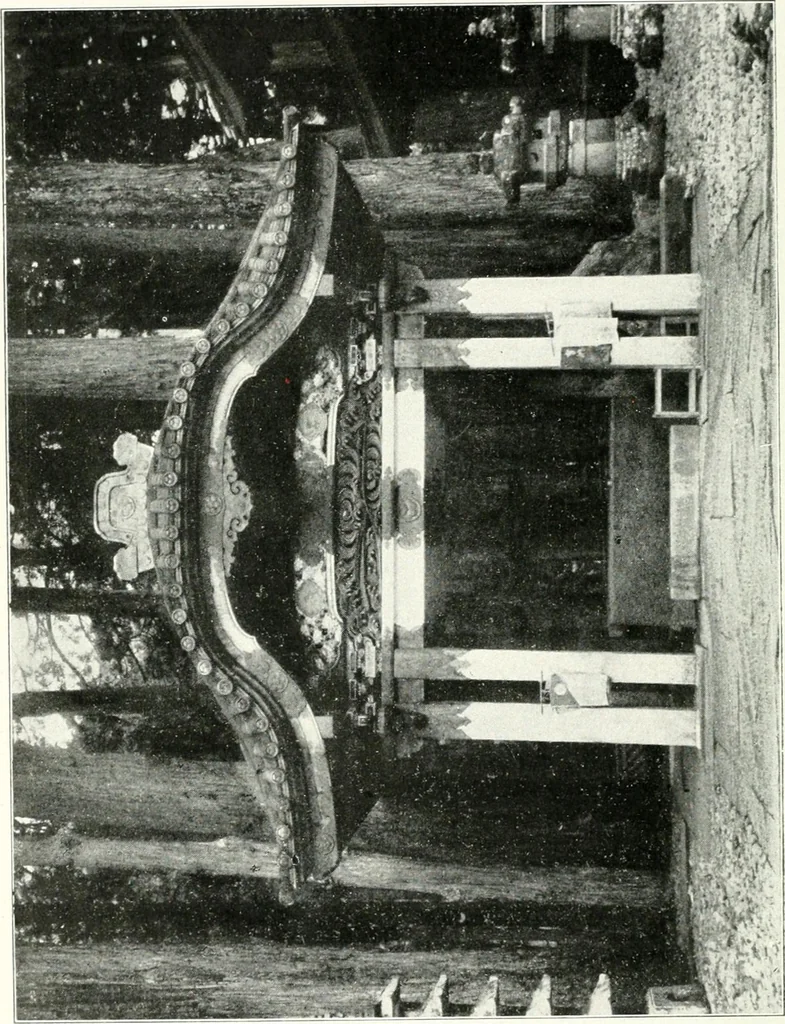 An illustration from Die Architektur der Kultbauten Japans, 1907, leaf 114