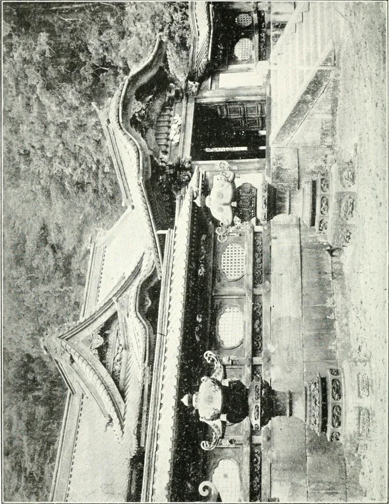 An illustration from Die Architektur der Kultbauten Japans, 1907, leaf 118