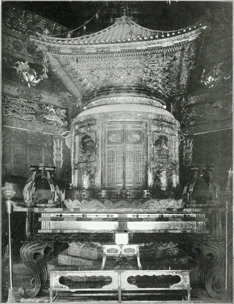 An illustration from Die Architektur der Kultbauten Japans, 1907, leaf 189