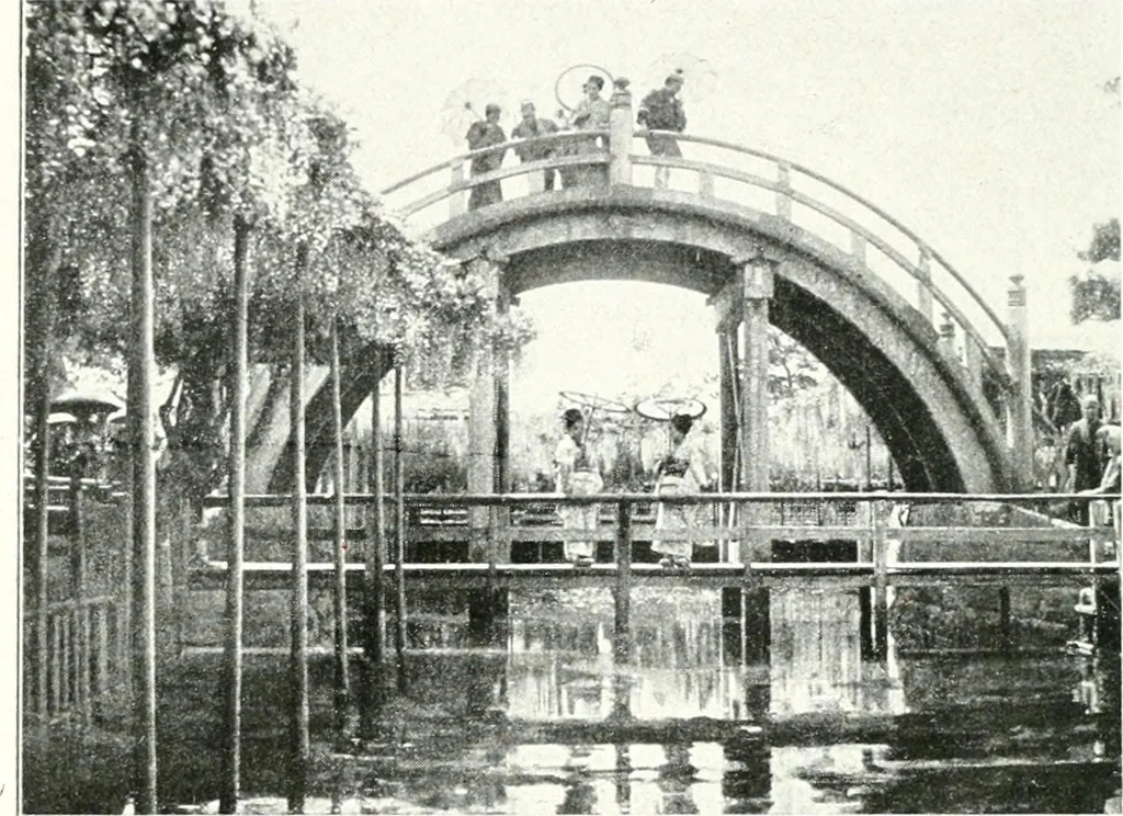 An illustration from Die Architektur der Kultbauten Japans, 1907, leaf 264