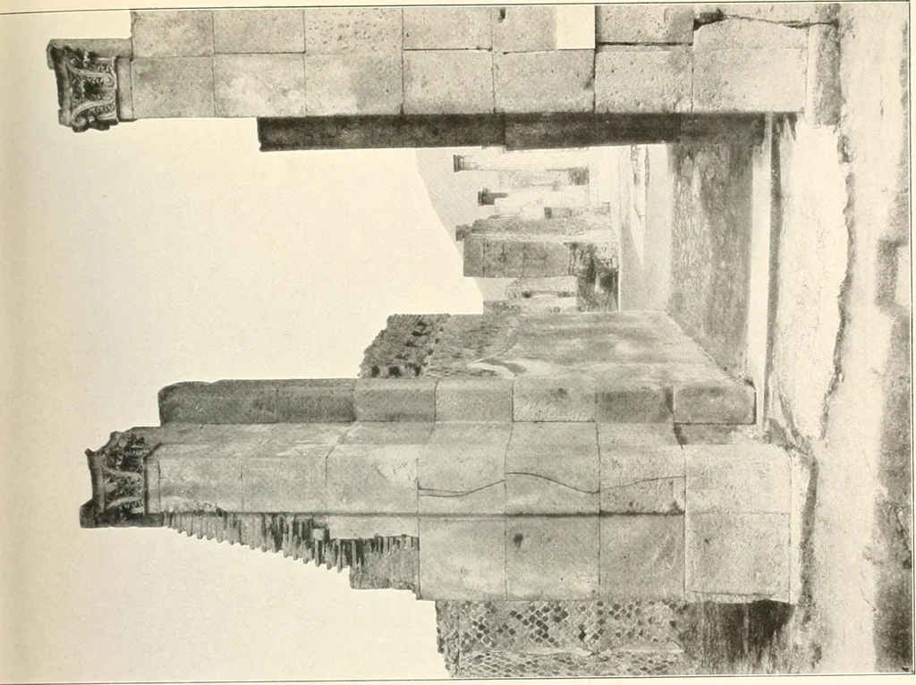 An illustration from Die Baukunst des Altertums, 1910, leaf 349