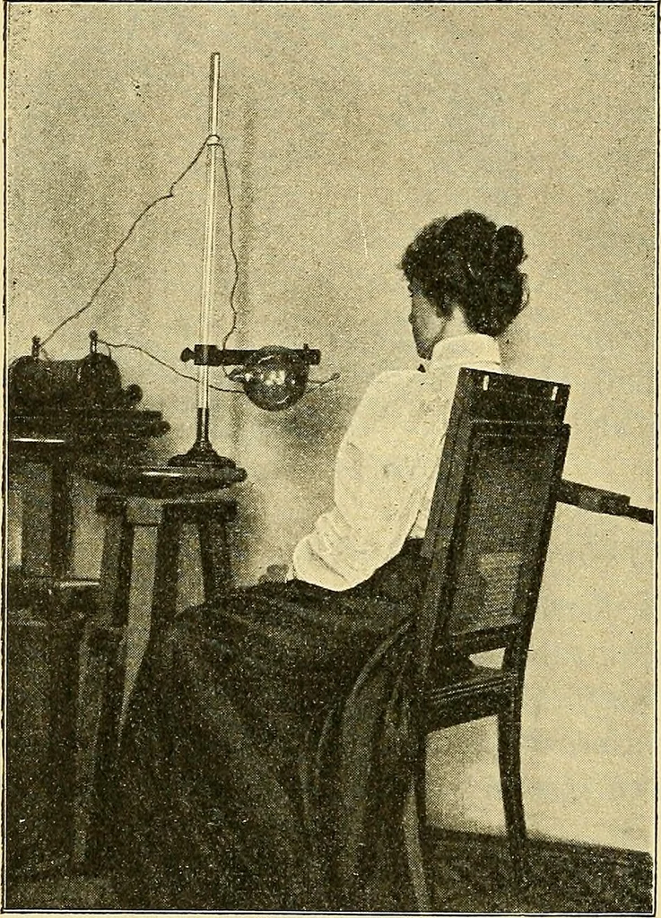 An illustration from Die Einrichtungen zur Erzeugung der Roentgenstrahlen, 1903, leaf 195