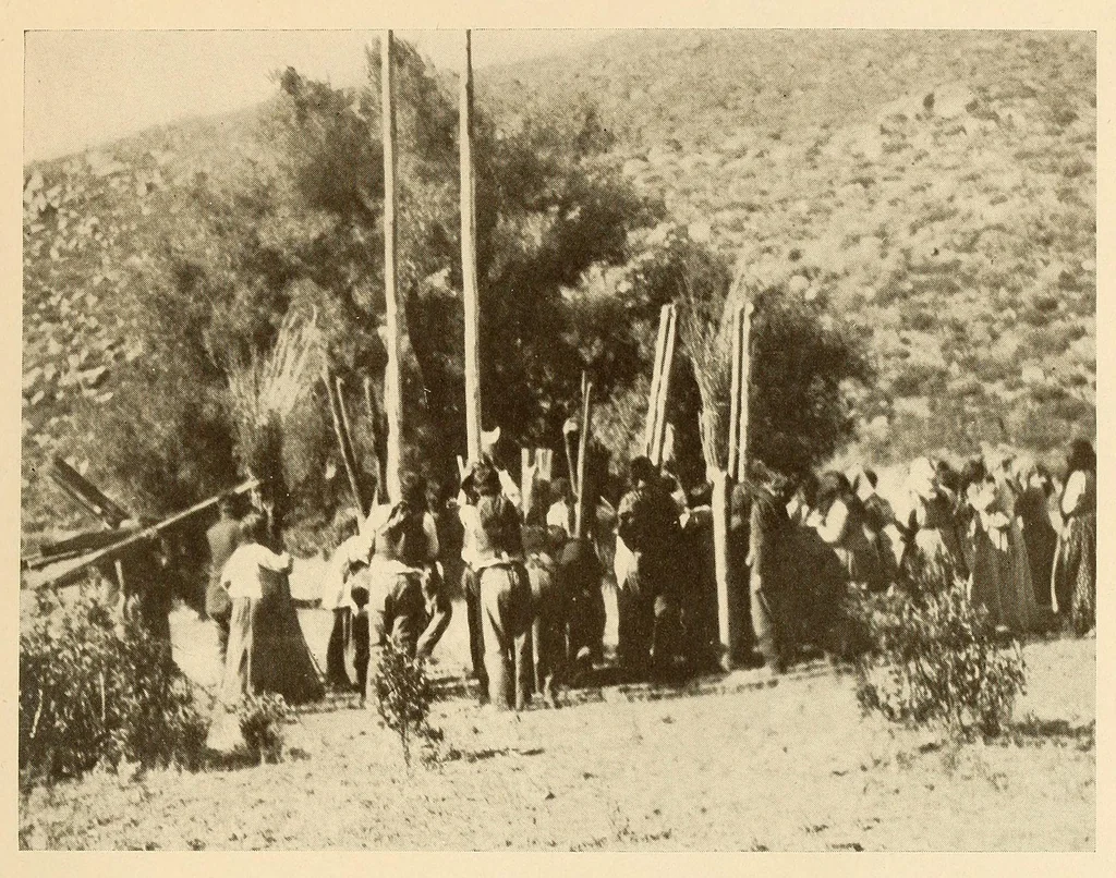 An illustration from The Diegueño ceremony of the death images, 1919, leaf 15