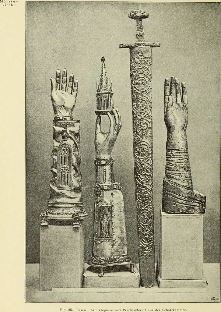 An illustration from Die Kunstdenkmaler des Kreises Rees, 1892, leaf 338