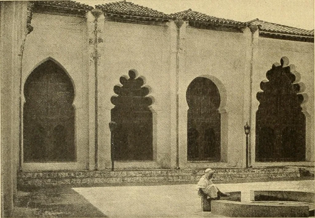 An illustration from Die Kunst der islamischen Volker, 1917, leaf 83