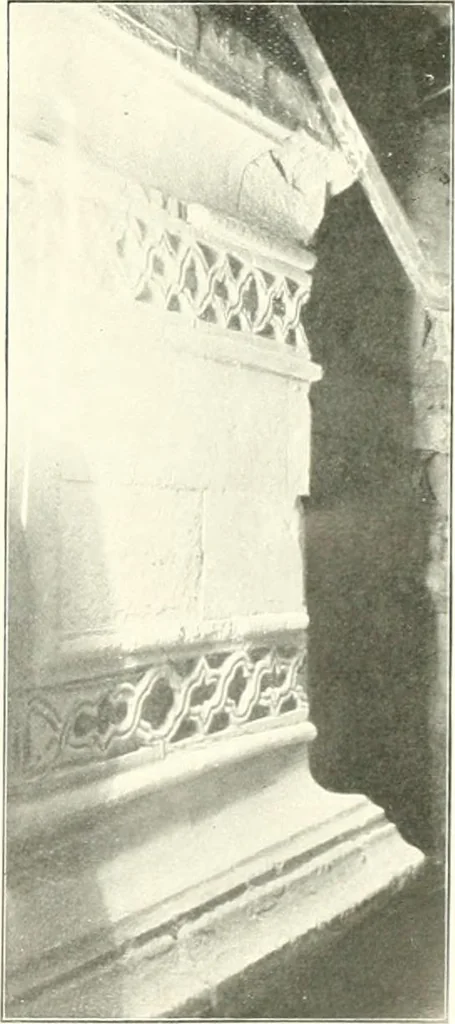 An illustration from Die Ornamente der Hakim- und Ashar-Moschee; Materialien zur Geschichte der älteren Kunst des Islam, 1912, leaf 102