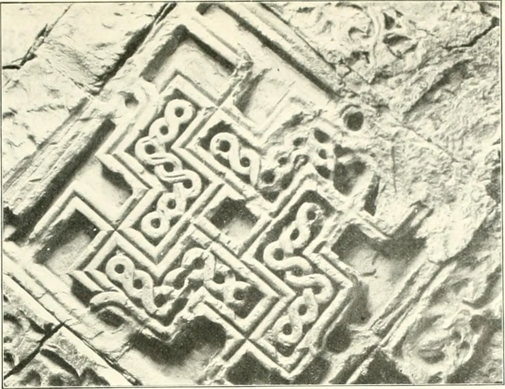 An illustration from Die Ornamente der Hakim- und Ashar-Moschee; Materialien zur Geschichte der älteren Kunst des Islam, 1912, leaf 114