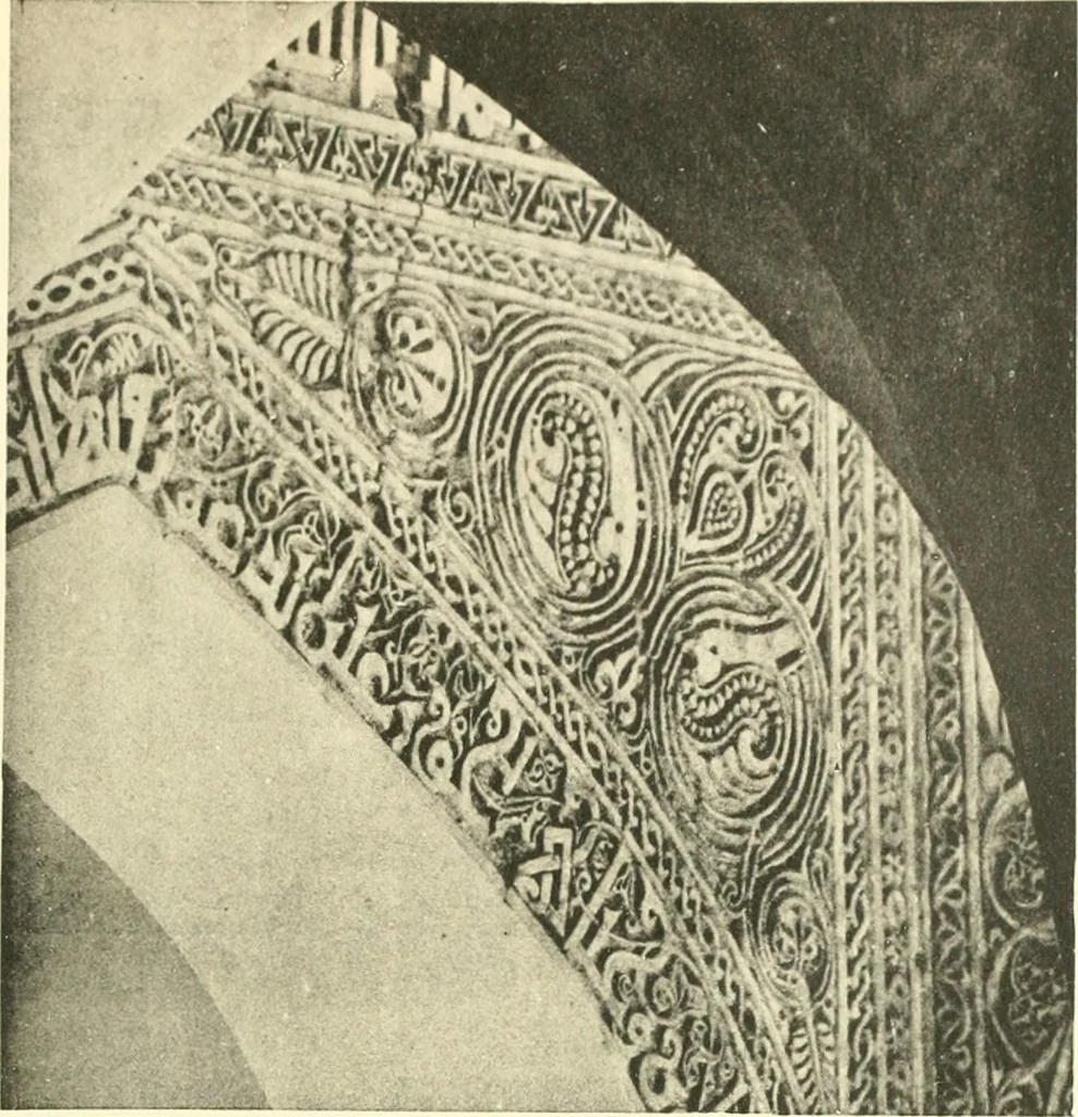 An illustration from Die Ornamente der Hakim- und Ashar-Moschee; Materialien zur Geschichte der älteren Kunst des Islam, 1912, leaf 82