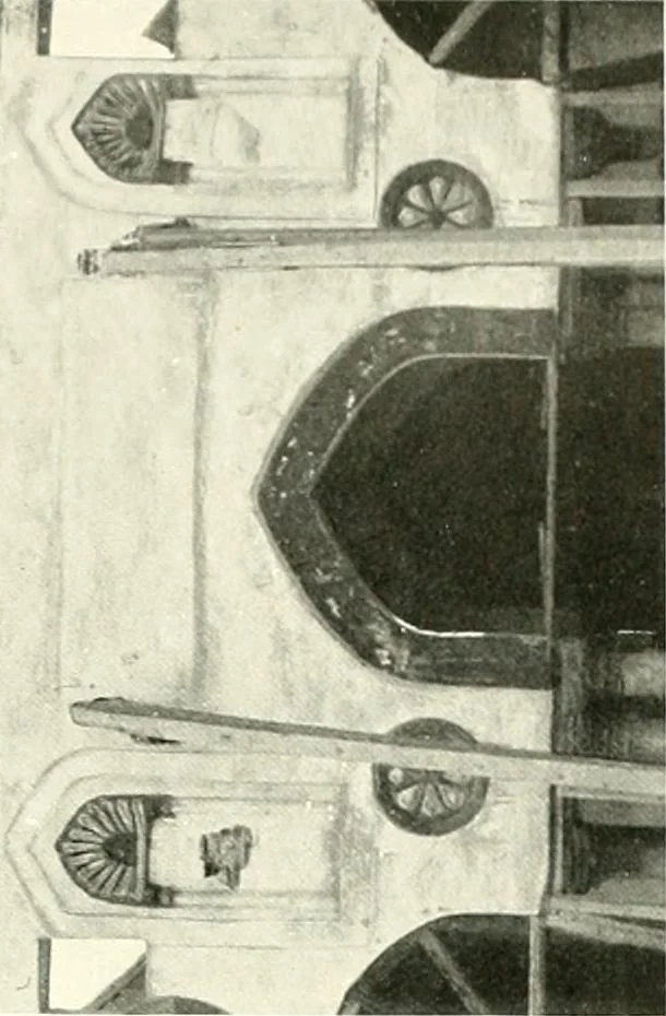 An illustration from Die Ornamente der Hakim- und Ashar-Moschee; Materialien zur Geschichte der älteren Kunst des Islam, 1912, leaf 96