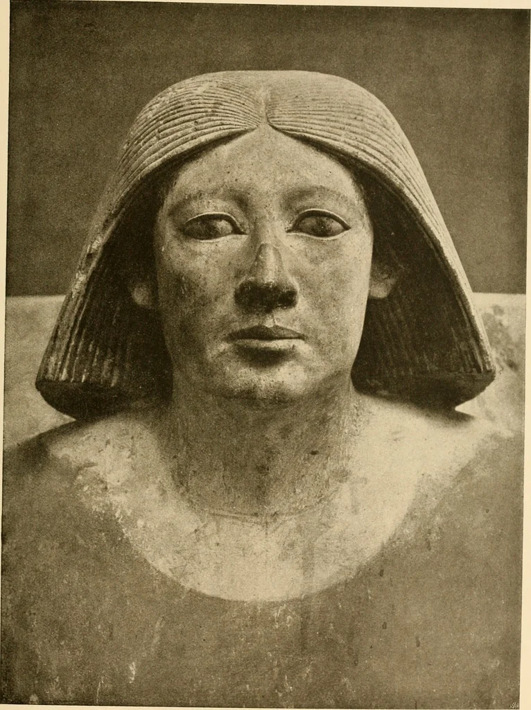 An illustration from Die Plastik der Ägypter, 1922, leaf 102