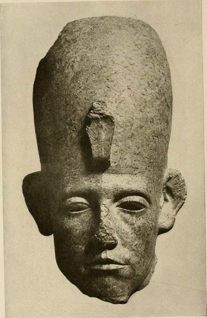 An illustration from Die Plastik der Ägypter, 1922, leaf 119