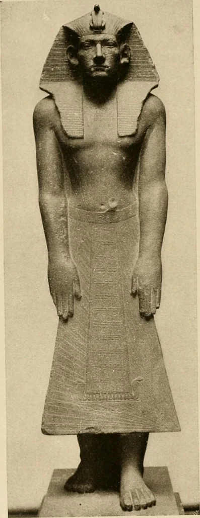 An illustration from Die Plastik der Ägypter, 1922, leaf 121