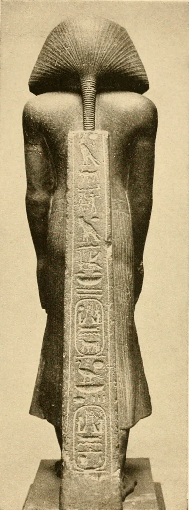 An illustration from Die Plastik der Ägypter, 1922, leaf 122