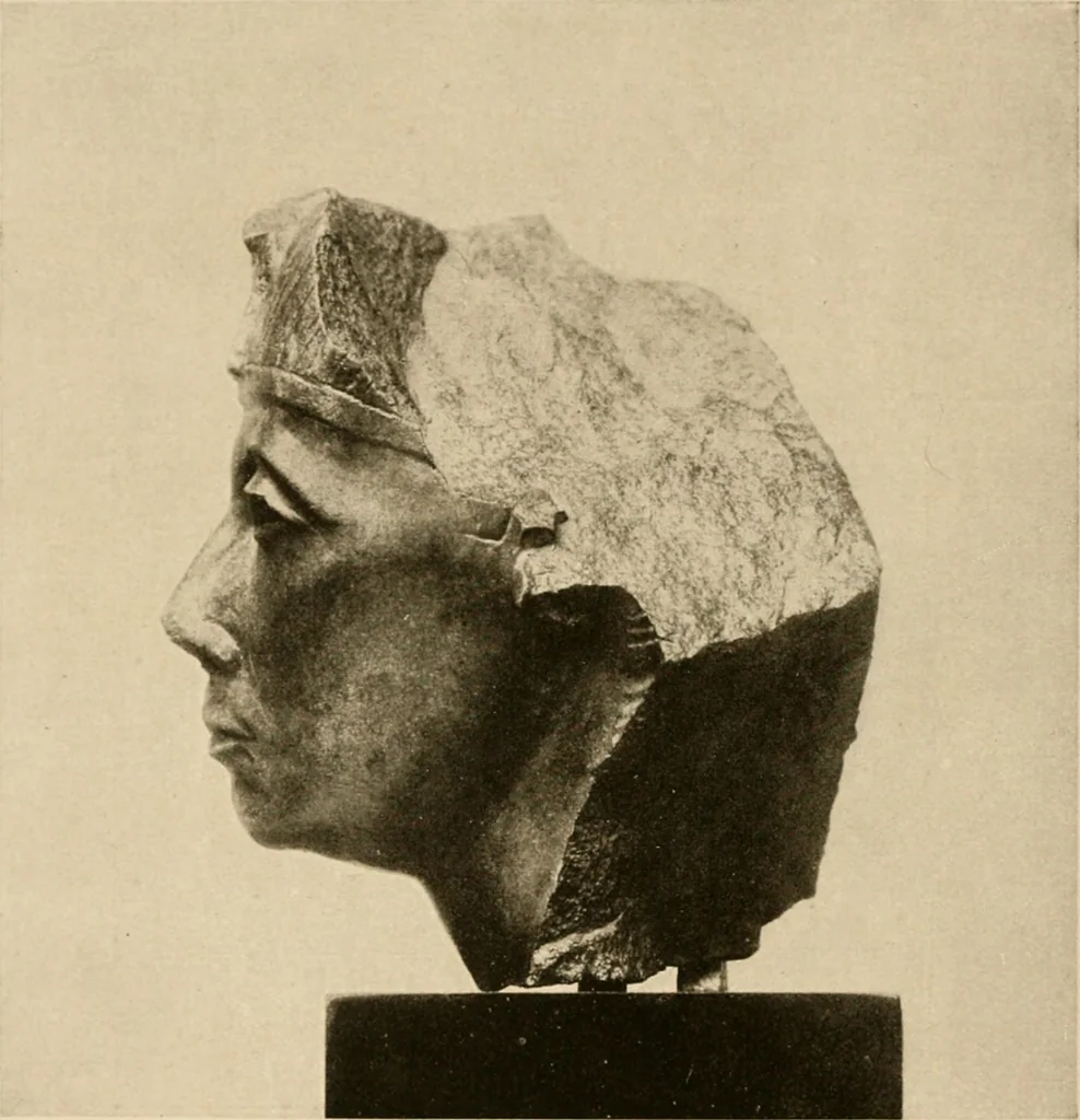 An illustration from Die Plastik der Ägypter, 1922, leaf 125