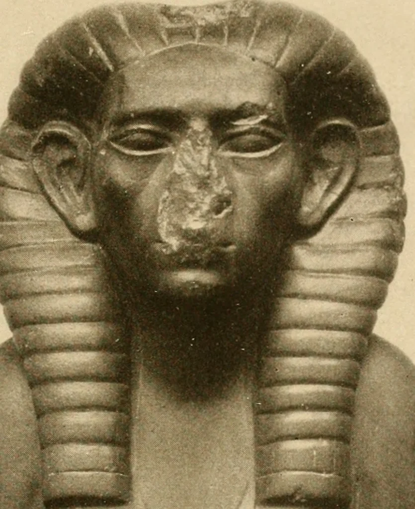 An illustration from Die Plastik der Ägypter, 1922, leaf 126
